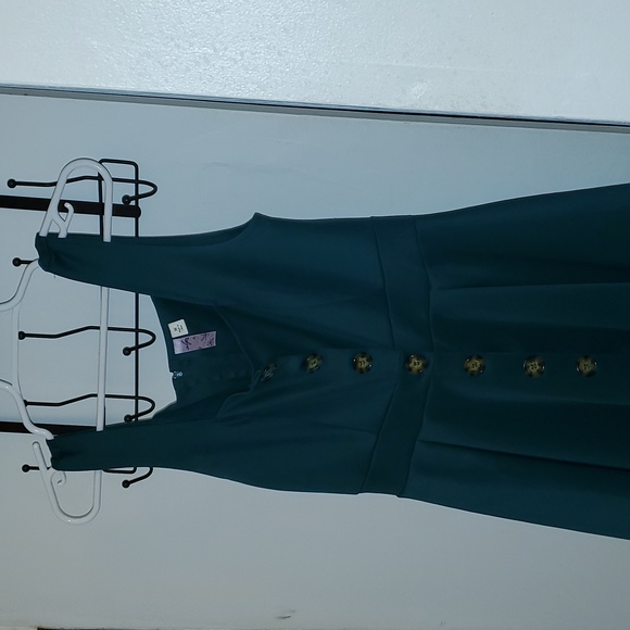 Dress - Picture 2 of 2